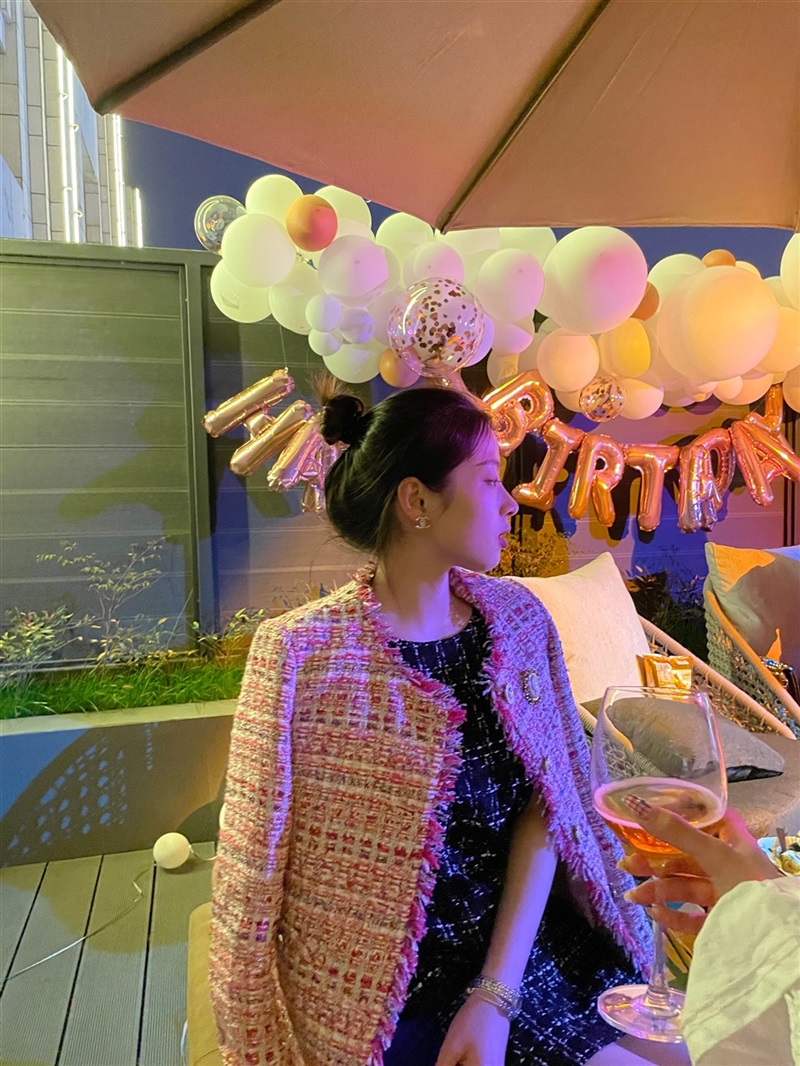 網紅主(zhǔ)播帶你看17c.com五一雲車展!#8743