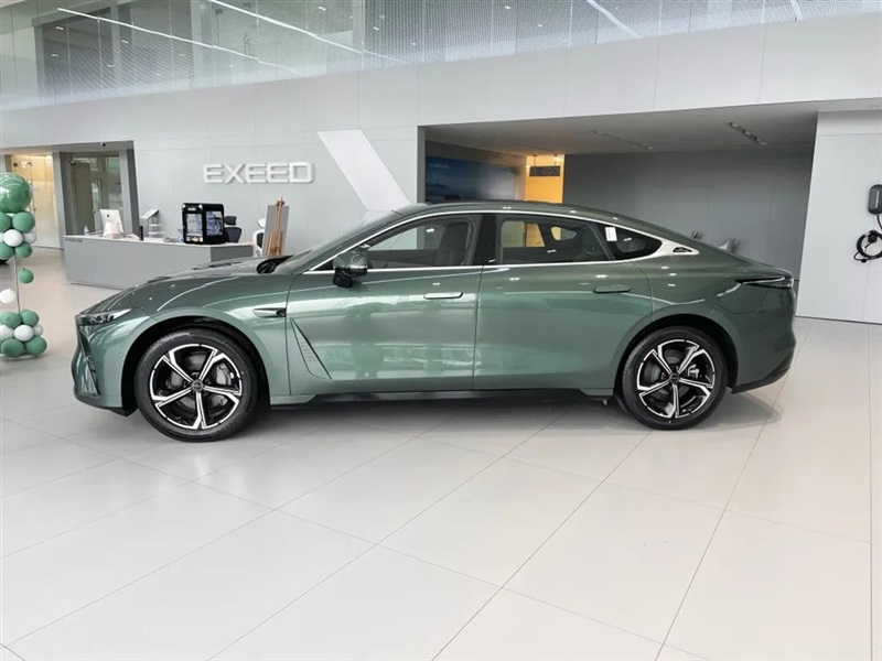 “捷”伴而行（háng），