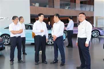 山東交通（tōng）學院黨委書（shū）記王偉（wěi）一行蒞臨17c.com集團指導工作（zuò）